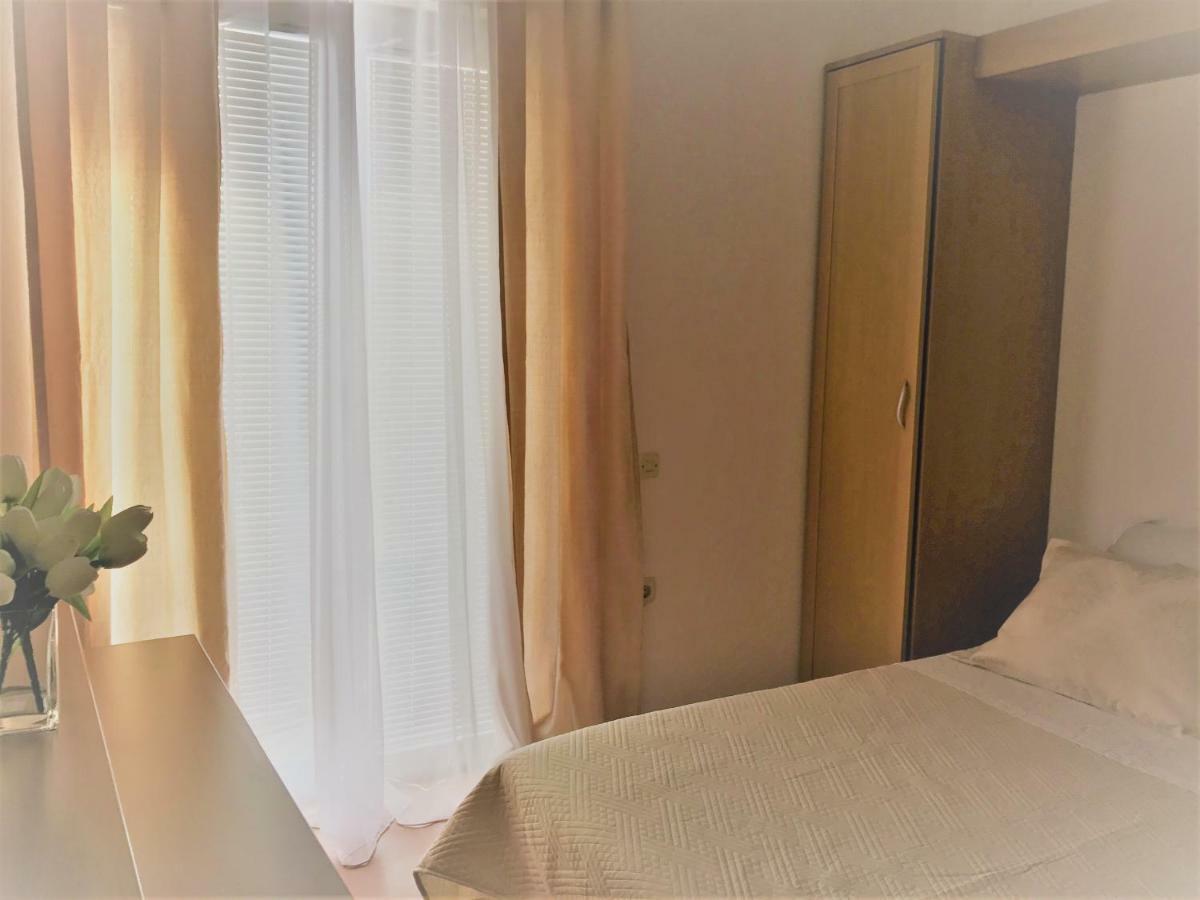 Nora Apartment *